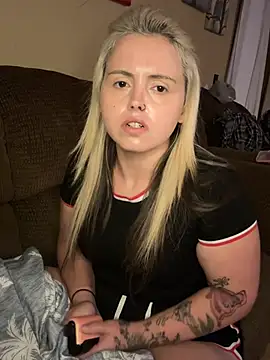 JuicyExxxperience online show from 5, 4, 2026