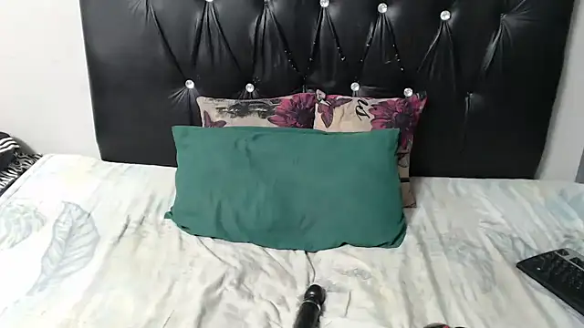 Wild RoseXX online show from 2, 4, 2026