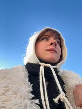 Only April online show from 15, 11, 2025