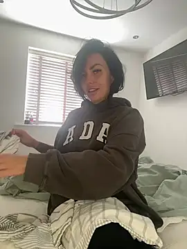 BELLABLACKXUK online show from 23, 4, 2026