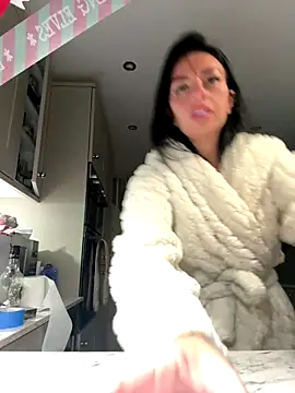 BELLABLACKXUK online show from 5, 12, 2025