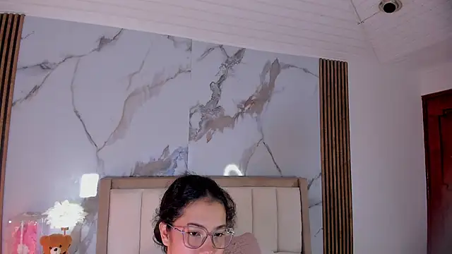 Snapshot of LunaRosse_ chatting on 20, 6, 2026 LunaRosse online show from 20, 6, 2026