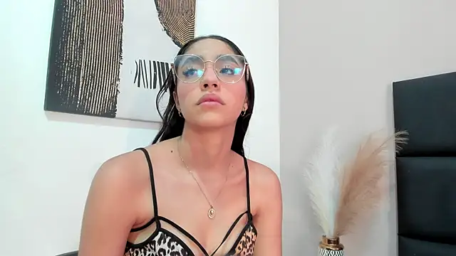 Snapshot of IvyJhons chatting on 27, 11, 2025 IvyJhons online show from 27, 11, 2025