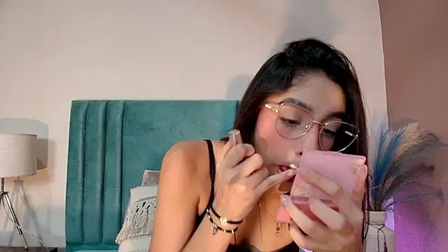 Snapshot of IvyJhons chatting on 5, 11, 2025 IvyJhons online show from 5, 11, 2025