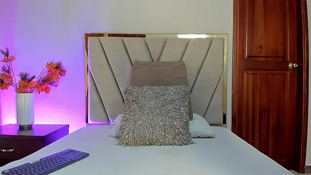 Snapshot of IvyJhons chatting on 7, 11, 2025 IvyJhons online show from 7, 11, 2025