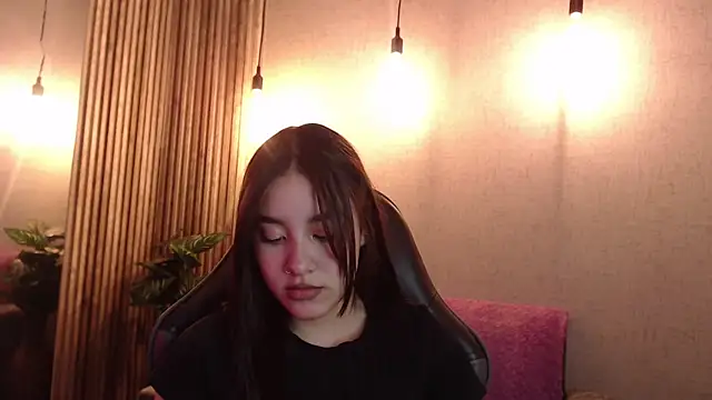 KimGarces online show from 5, 10, 2025
