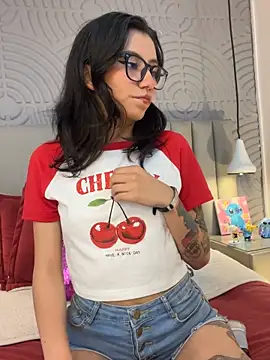 eviegothel  online show from 16, 10, 2025