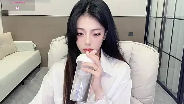 Sandy Uu online show from 18, 9, 2025