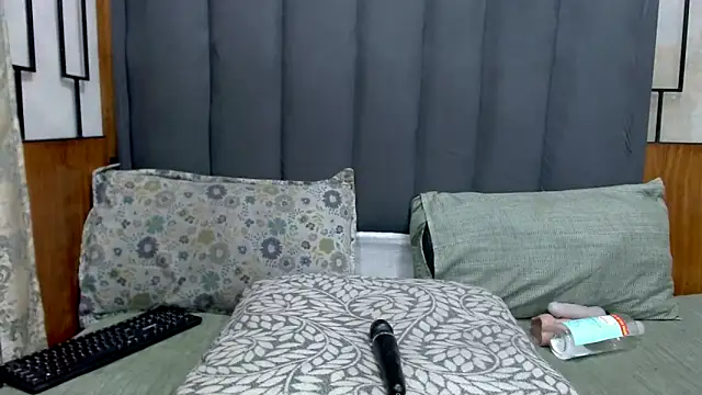 MrsMxx25 online show from 18, 4, 2026