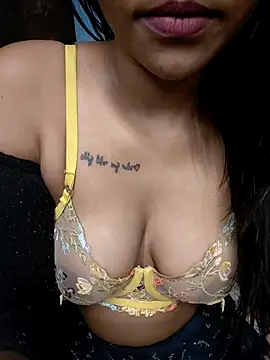 Snapshot of Ema-01 chatting on 15, 11, 2025 Ema-01 online show from 15, 11, 2025