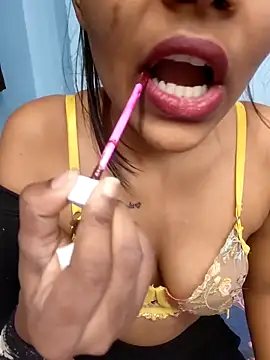 Snapshot of Ema-01 chatting on 25, 11, 2025 Ema-01 online show from 25, 11, 2025