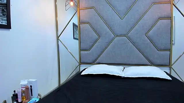 Snapshot of NavannyCattan chatting on 19, 11, 2025 NavannyCattan online show from 19, 11, 2025