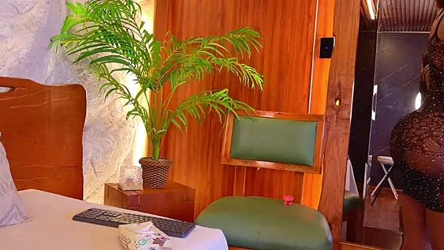 kaylie mitchel online show from 17, 4, 2026