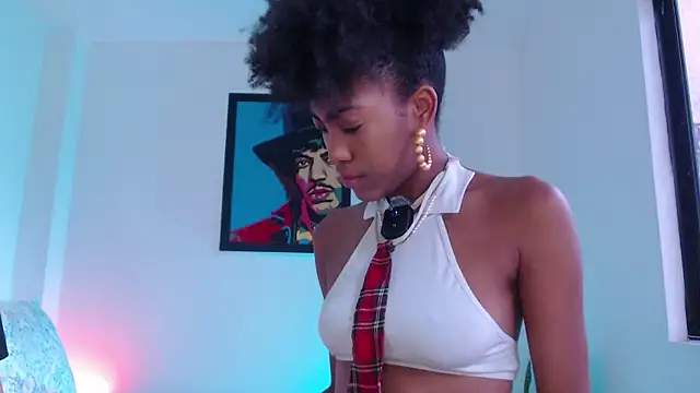 lucyymaximo online show from 13, 4, 2026