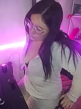 Snapshot of miichellemalvoa chatting on 8, 7, 2026 miichellemalvoa online show from 8, 7, 2026