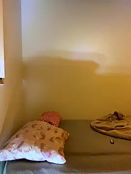 Snapshot of shakeweight chatting on 28, 11, 2025 shakeweight online show from 28, 11, 2025