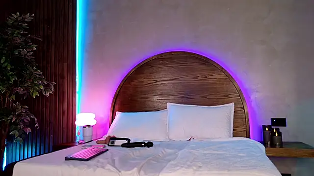 renata black  online show from 18, 11, 2025