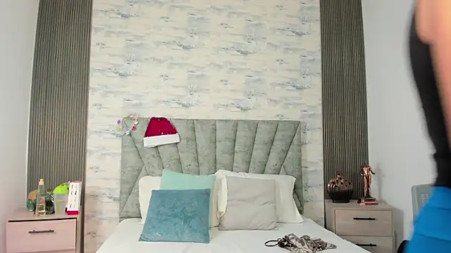 ShanelEvans online show from 5, 12, 2025