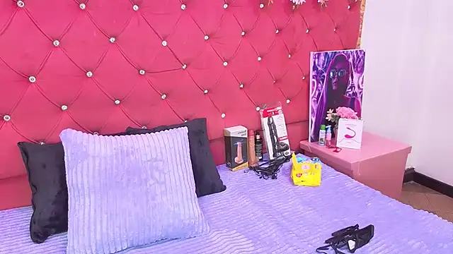 Nanis James online show from 16, 9, 2025