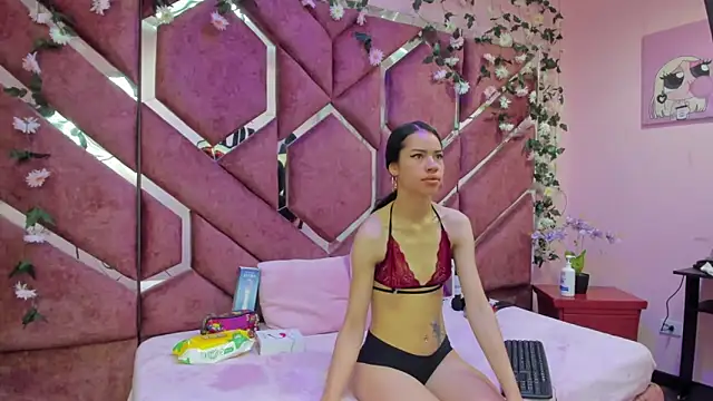 Nanis James online show from 2, 5, 2026
