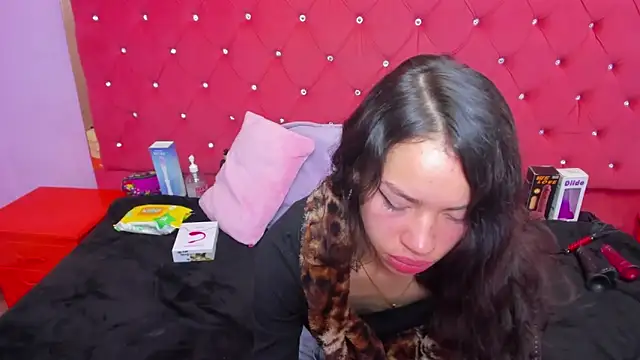Nanis James online show from 29, 4, 2026