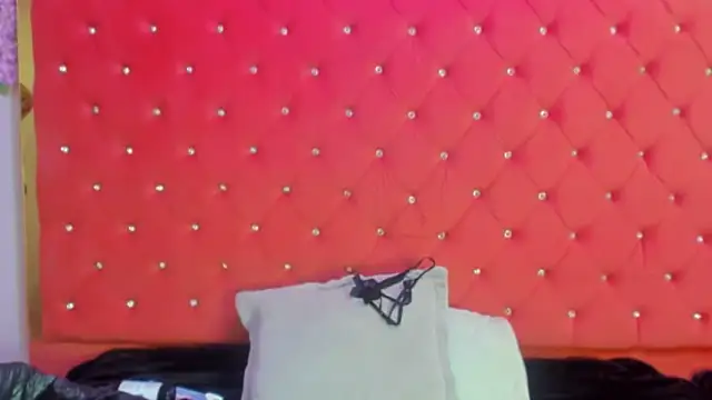 Nanis James online show from 1, 4, 2026