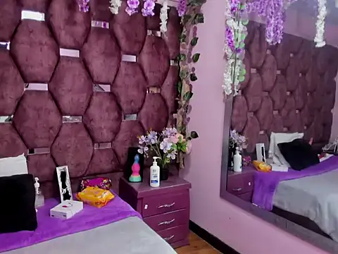 Nanis James online show from 23, 5, 2026