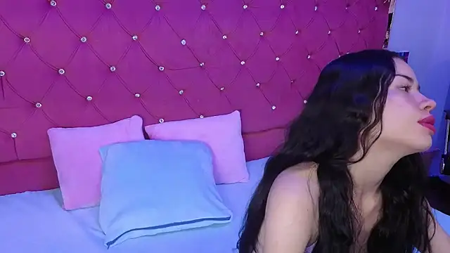 Nanis James online show from 29, 10, 2025