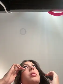 Mavii  online show from 11, 10, 2025