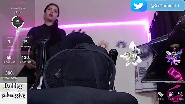 Snapshot of XDominatriX chatting on 9, 10, 2025 XDominatriX online show from 9, 10, 2025