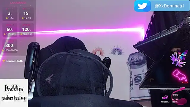 Snapshot of XDominatriX chatting on 30, 10, 2025 XDominatriX online show from 30, 10, 2025