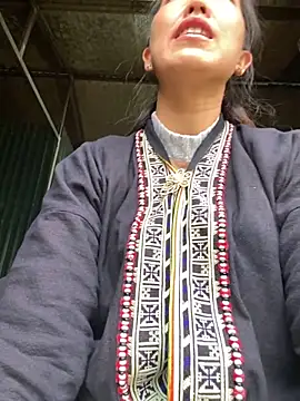 Huong-Ly online show from 16, 11, 2025