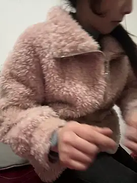 crhong666 online show from 5, 3, 2026