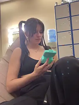 Snapshot of kimberlyy77 chatting on 26, 9, 2025 kimberlyy77 online show from 26, 9, 2025