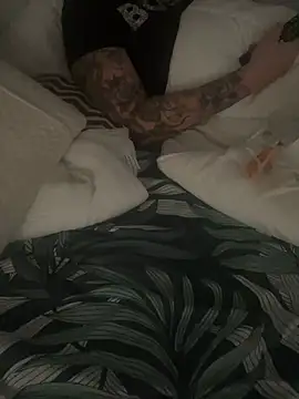 LesAmantsAE2 online show from 4, 2, 2026