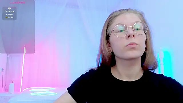 Lilly Belly online show from 7, 10, 2025