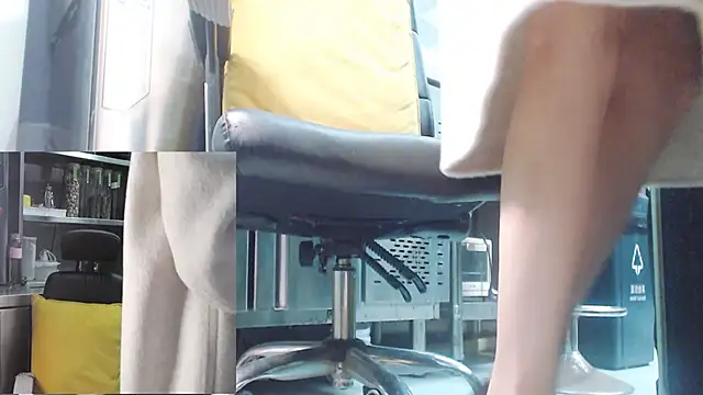 Eileen-L online show from 2, 12, 2025