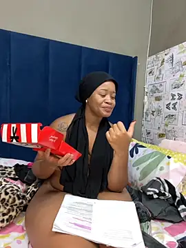 Snapshot of Dirtydaisyxx25 chatting on 1, 11, 2025 Dirtydaisyxx25 online show from 1, 11, 2025