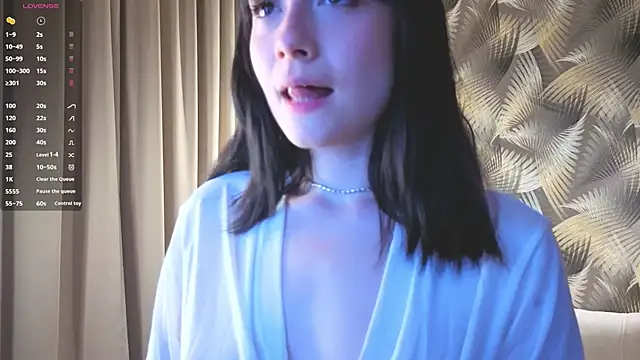 Honeey Beee online show from 12, 9, 2025