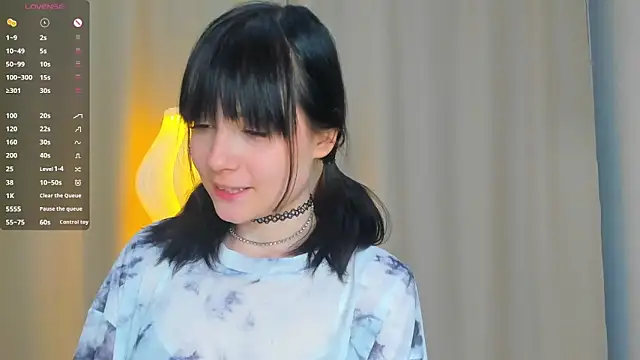 Honeey Beee online show from 23, 9, 2025