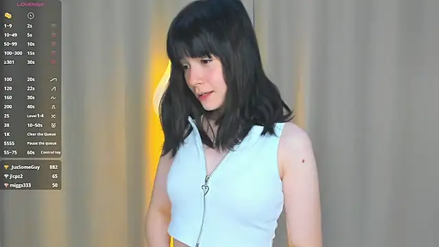 Honeey Beee online show from 24, 9, 2025