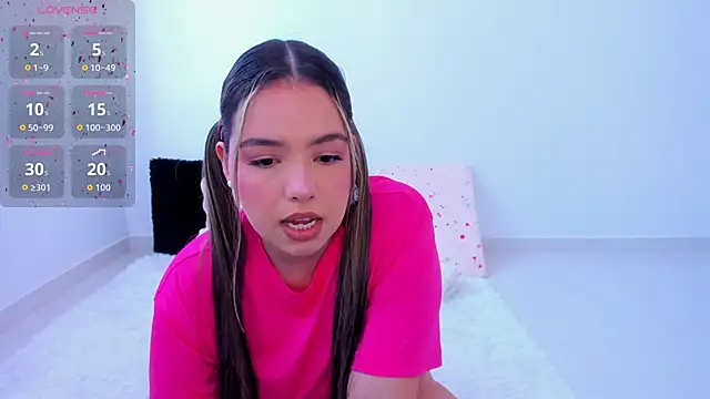 Snapshot of Alana_Banana_ chatting on 22, 10, 2025 Alana Banana online show from 22, 10, 2025