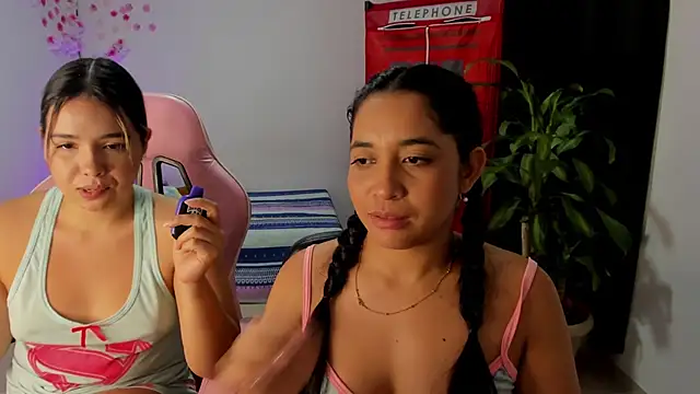 Snapshot of Alana_Banana_ chatting on 24, 11, 2025 Alana Banana online show from 24, 11, 2025