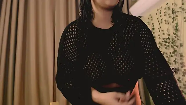 Snapshot of HoneyBroownie chatting on 17, 11, 2025 HoneyBroownie online show from 17, 11, 2025