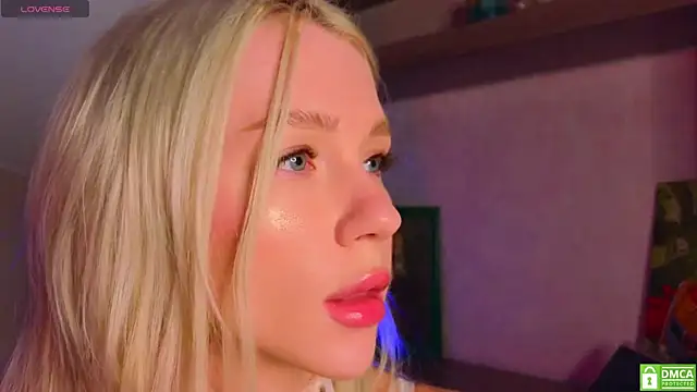 KittenFang online show from 6, 4, 2026