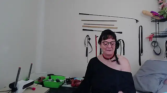 honey47 online show from 11, 1, 2026