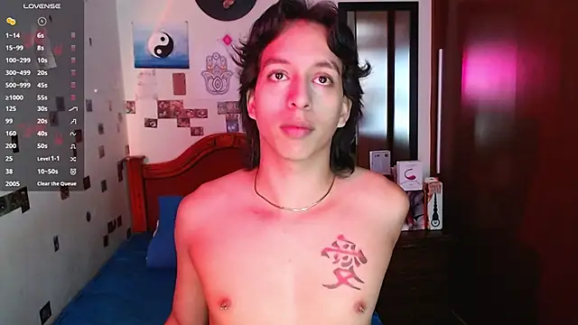 Snapshot of DannyPhantom555 chatting on 8, 10, 2025 DannyPhantom555 online show from 8, 10, 2025