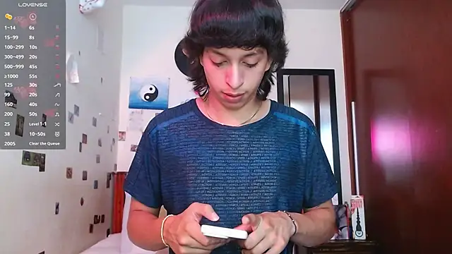 Snapshot of DannyPhantom555 chatting on 22, 10, 2025 DannyPhantom555 online show from 22, 10, 2025