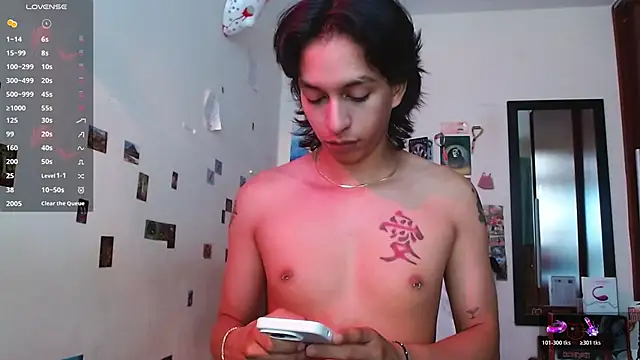 Snapshot of DannyPhantom555 chatting on 27, 10, 2025 DannyPhantom555 online show from 27, 10, 2025