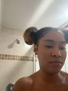 LuckyKhloe online show from 5, 5, 2026